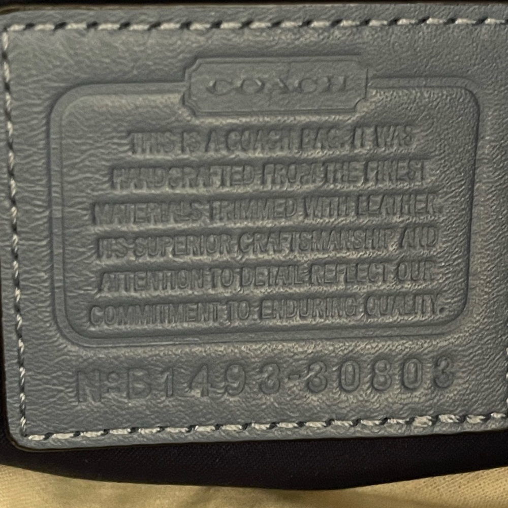 Coach purse. Rare fabric print. Leather and brass. EUC. No flaws. Pockets! - Picture 6 of 10